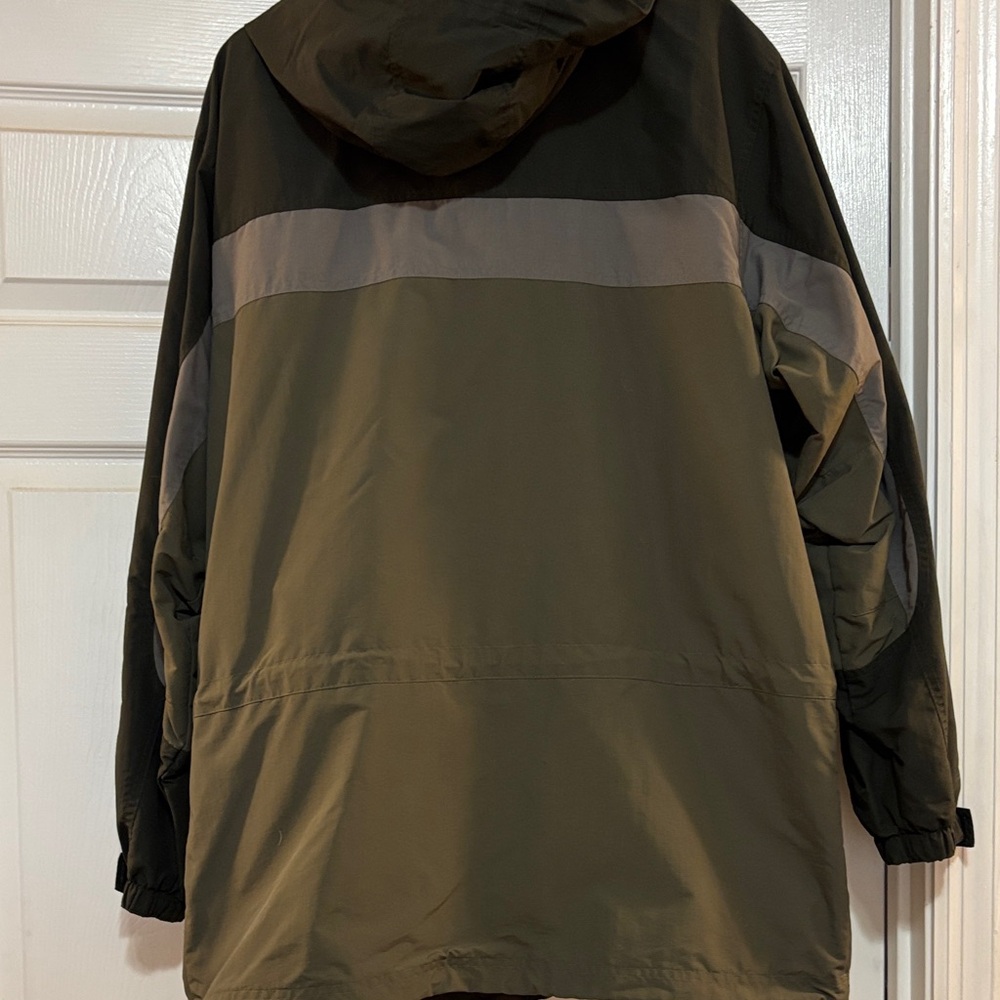 L.L. Bean Men's Olive and Charcoal Raincoat - Picture 4 of 11